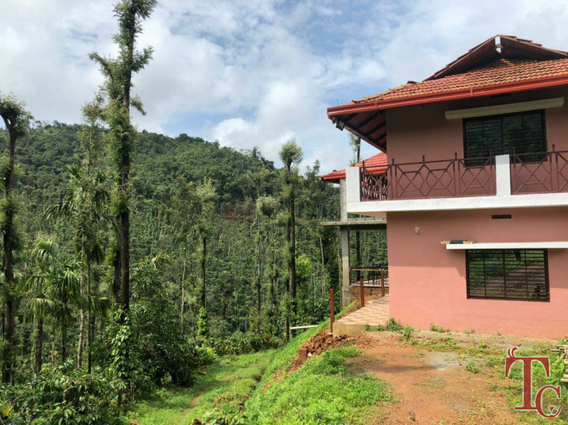 Valley view homestay in Chikmagalur with Group deals, Book Rooms at Aayan Valley Homestay.