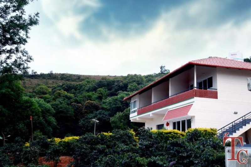 Hilltop Homestay in Muliangiri Karnataka | Escafe Homestay at the top of Muliangiri in Chikmagalur | Book Rooms Online at The Great Escafe Homestay