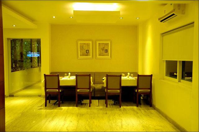 White Parrot Hotel photo 4