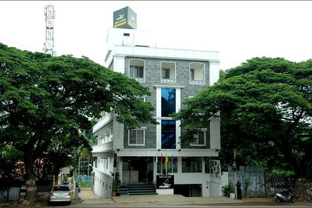 White Parrot Hotel photo 7