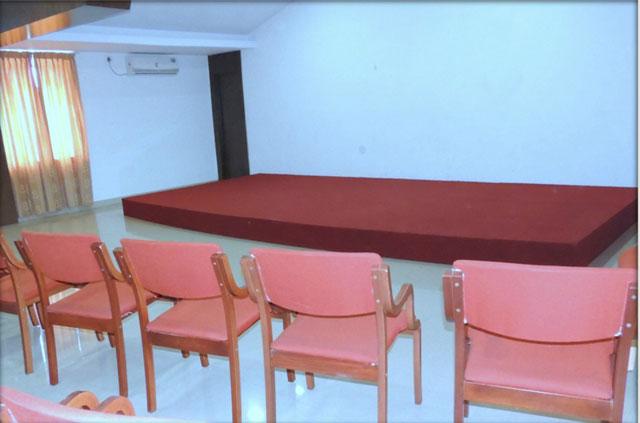 White Parrot Hotel photo 12