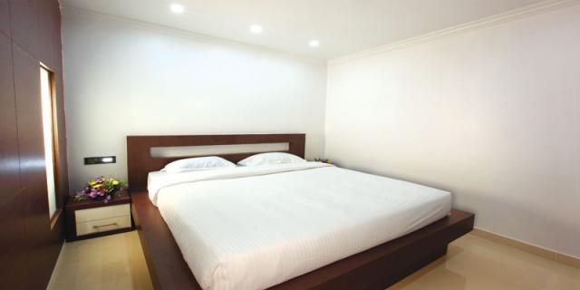 Holiday Hill Hotel & Suites photo 5